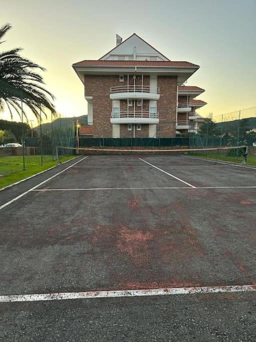 Playa De Berria -Apartamento Con Piscina Y Vistas Al Mar Santoña Exterior foto