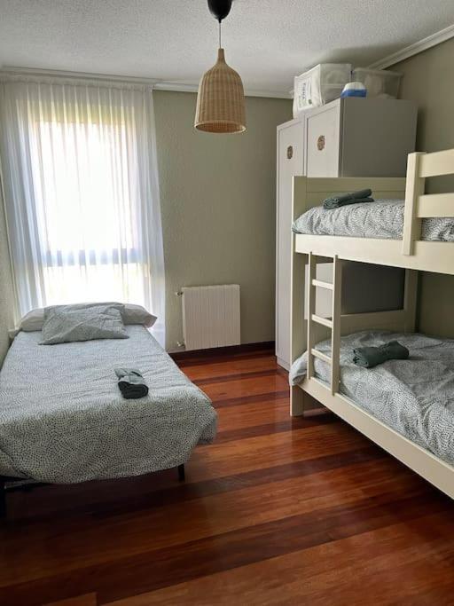Playa De Berria -Apartamento Con Piscina Y Vistas Al Mar Santoña Exterior foto