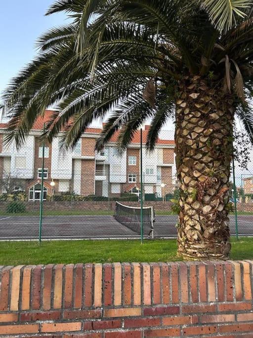 Playa De Berria -Apartamento Con Piscina Y Vistas Al Mar Santoña Exterior foto