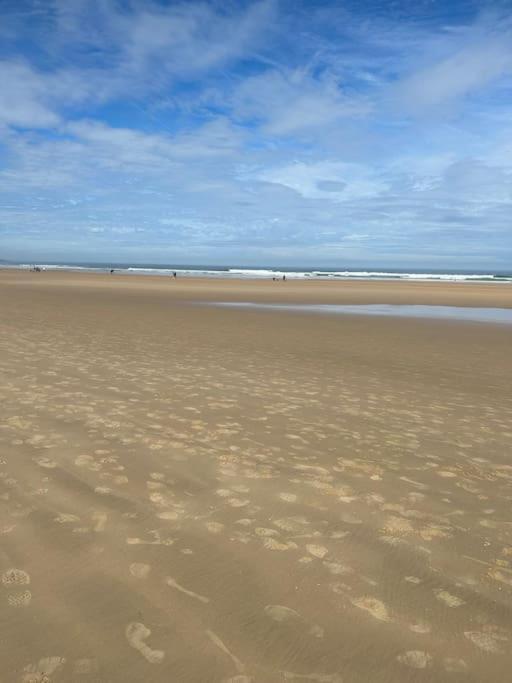 Playa De Berria -Apartamento Con Piscina Y Vistas Al Mar Santoña Exterior foto